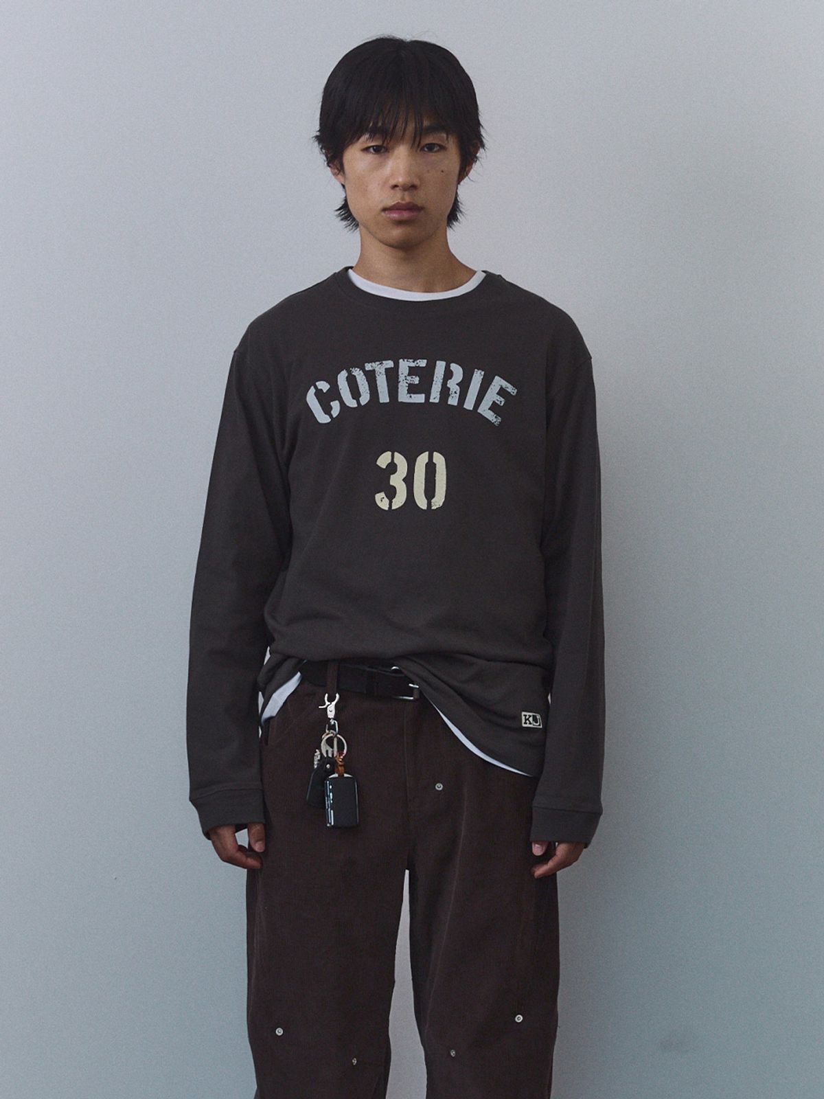 기준 맨(KIJUN MEN) COTERIE Long Sleeve T-Shirt Charcoal
