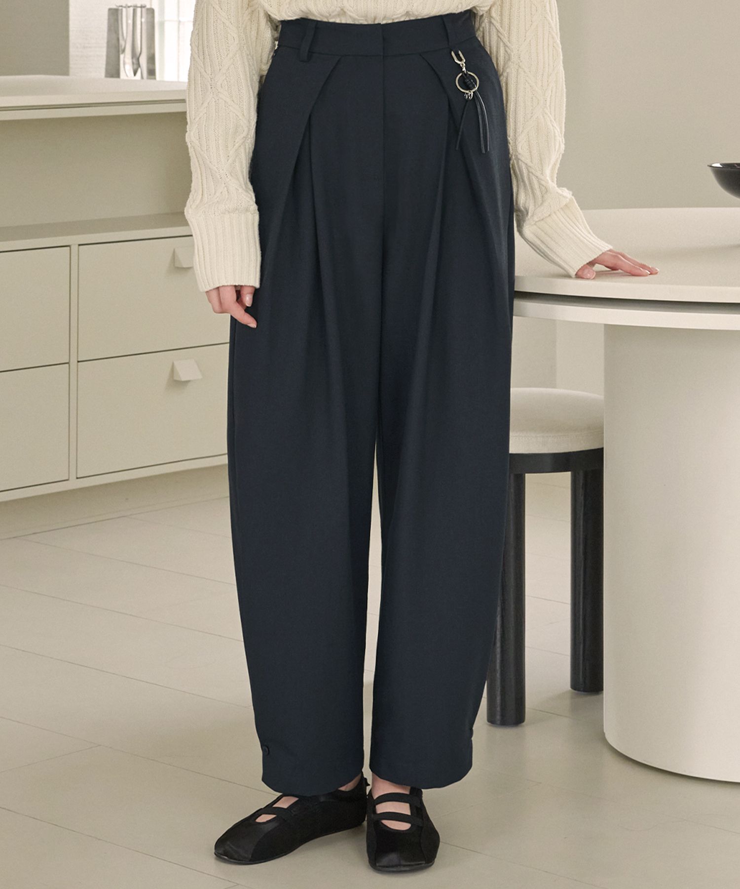 MUSINSA | MICANE Splendor Balloon Fit Slacks-Keyring Set