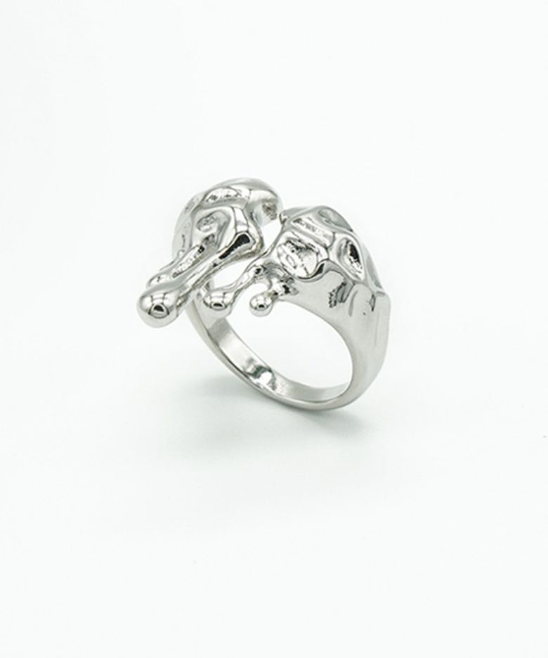 No heart Ring