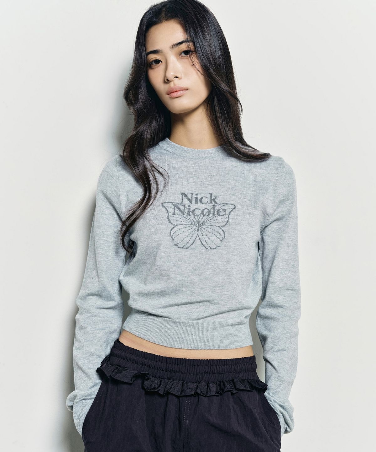 닉앤니콜(NICK&NICOLE) MINI BUTTERFLY SIGNATURE SLEEVE KNIT_GRAY