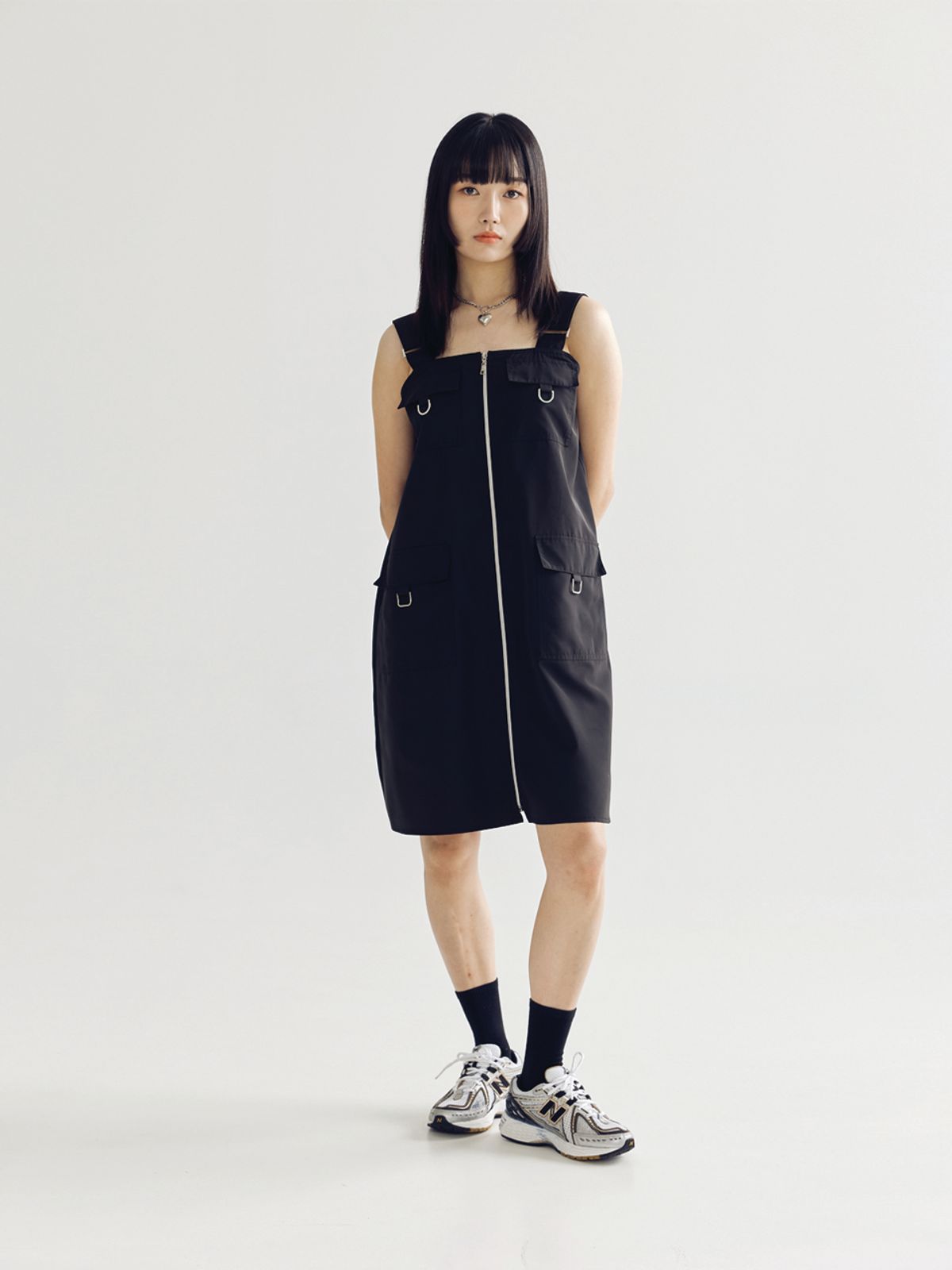 봄날 부티크(BOMNAL BOUTIQUE) 서스펜더 미디 원피스 _ 블랙