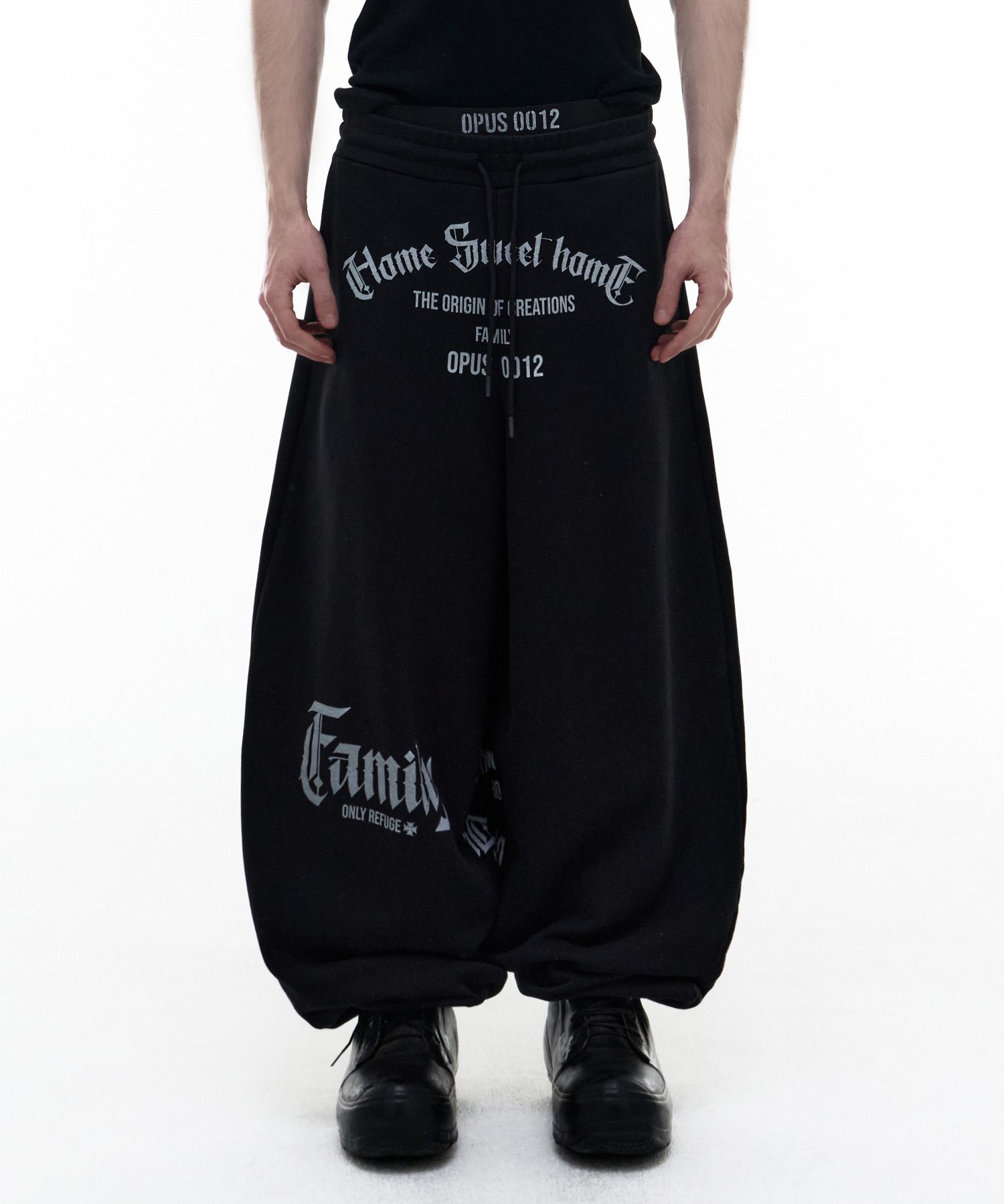MUSINSA | OPUS 0012 Op. 08 SWEET FAMILY BALLOON SWEAT PANTS BLACK