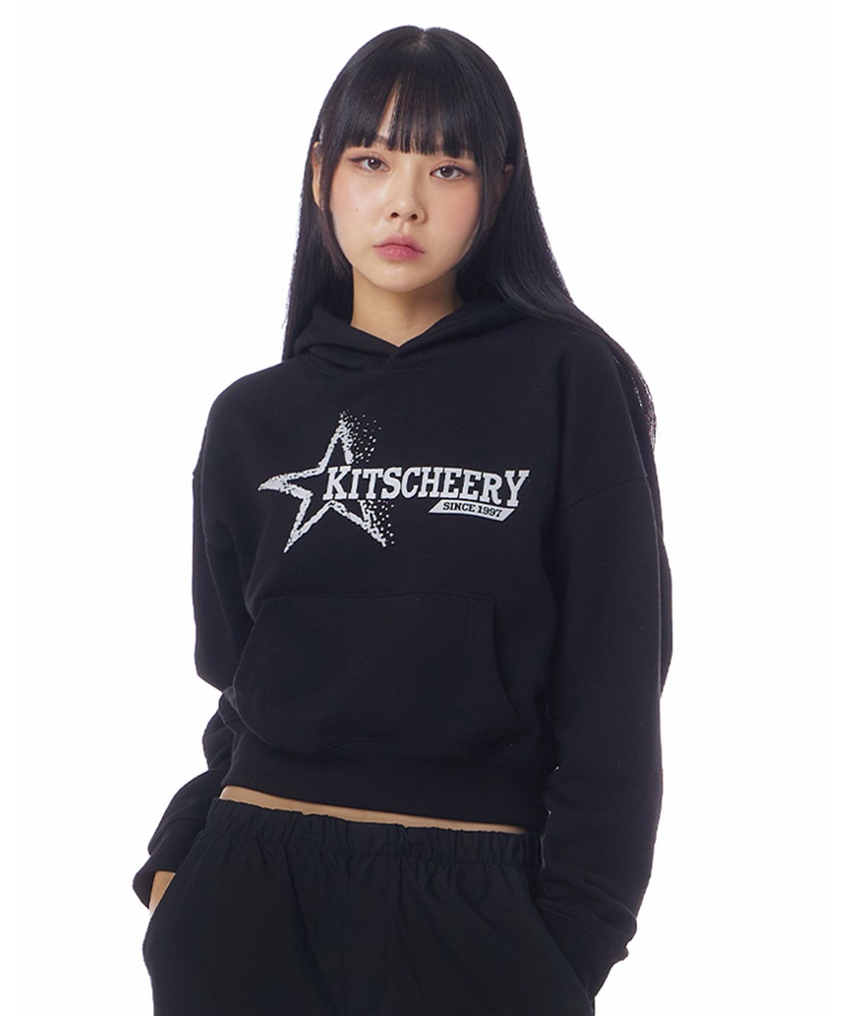 키치어리(KITSCHEERY) Scattered Star Crop Hoodie (Black)