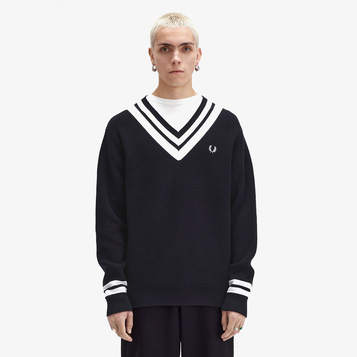 프레드페리(FRED PERRY) [Sharp] 스트라이프 트림 브이넥 니트 (102) AFPM2438541-102