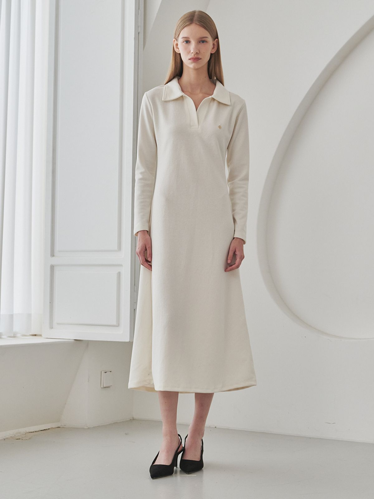 누브(NOUVE) Slim Fit Collar Dress - Ivory