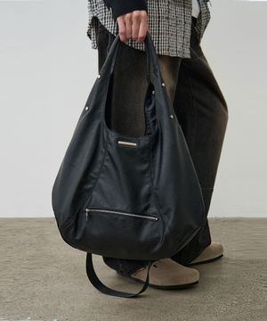 인시전 스터드 레더 호보백 [블랙]