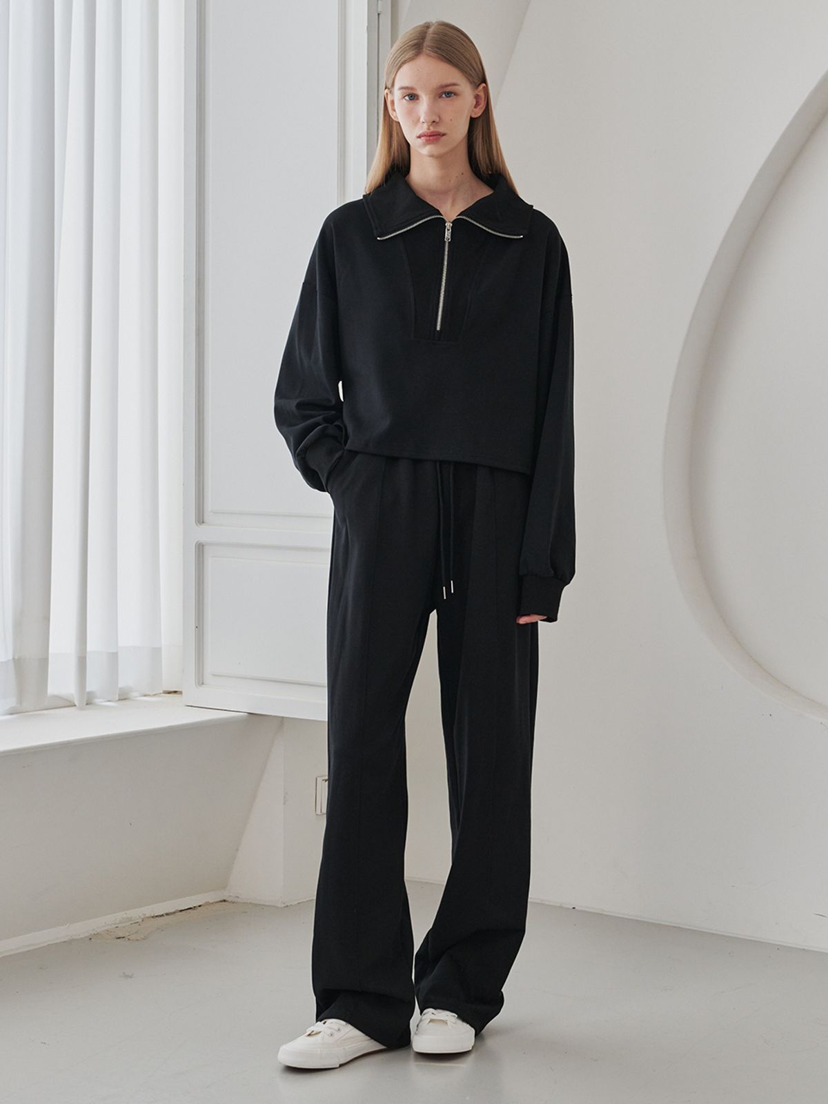 누브(NOUVE) Collar Zip up T-Shirts Set Up - Black