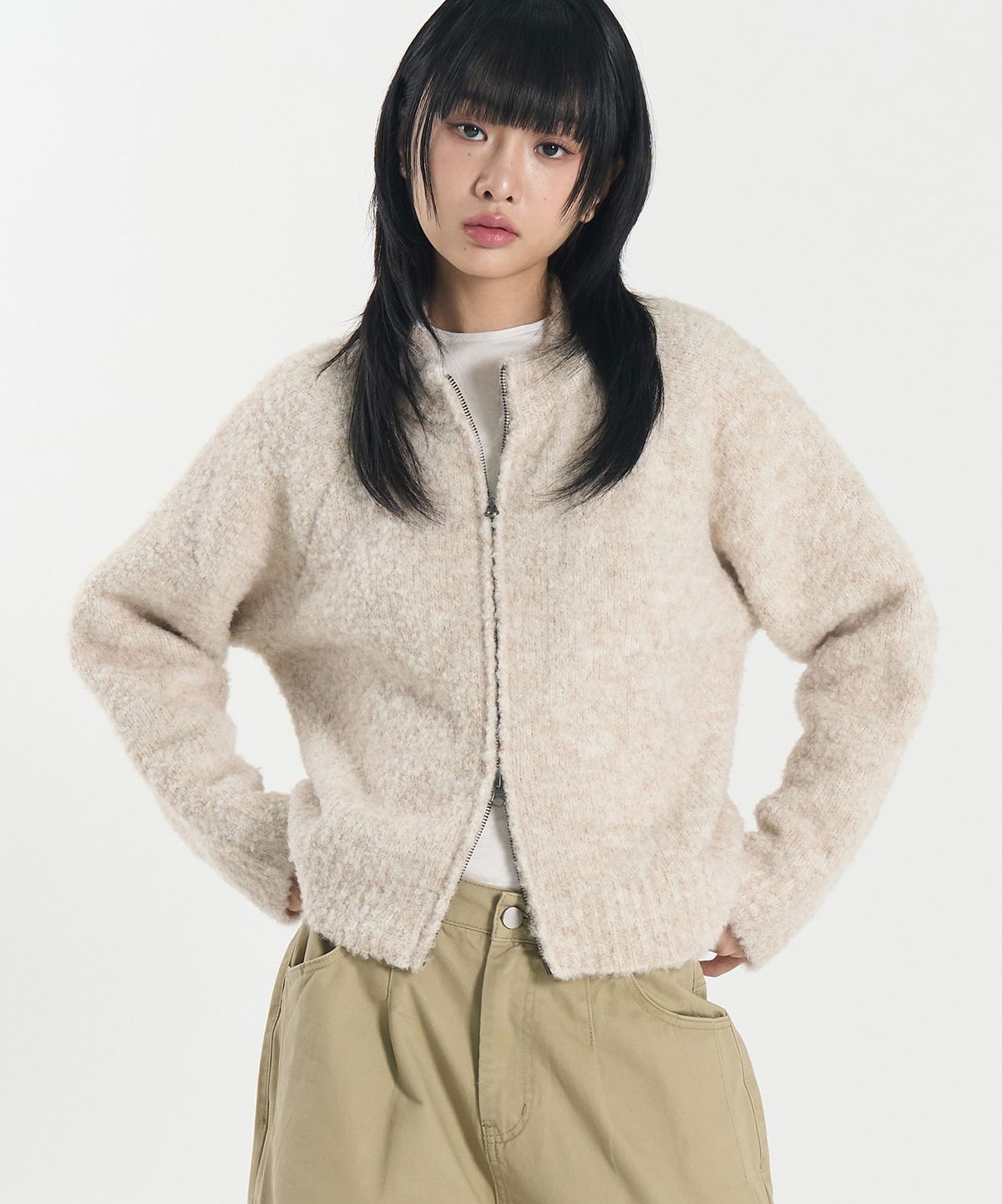 토피 우먼(TOFFEE WOMEN) W 부클 라운드넥 니트 집업 (LIGHT BEIGE)
