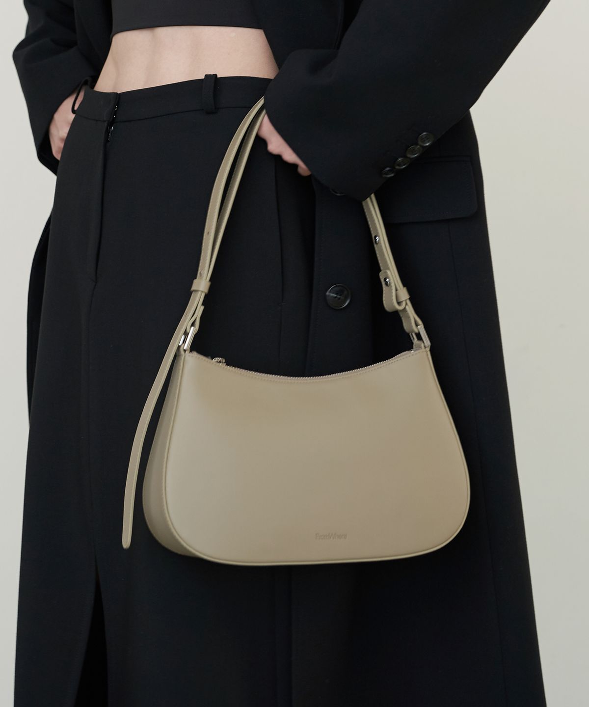 프롬웨얼(FROMWHERE) Classic Hobo Bag Sand Beige