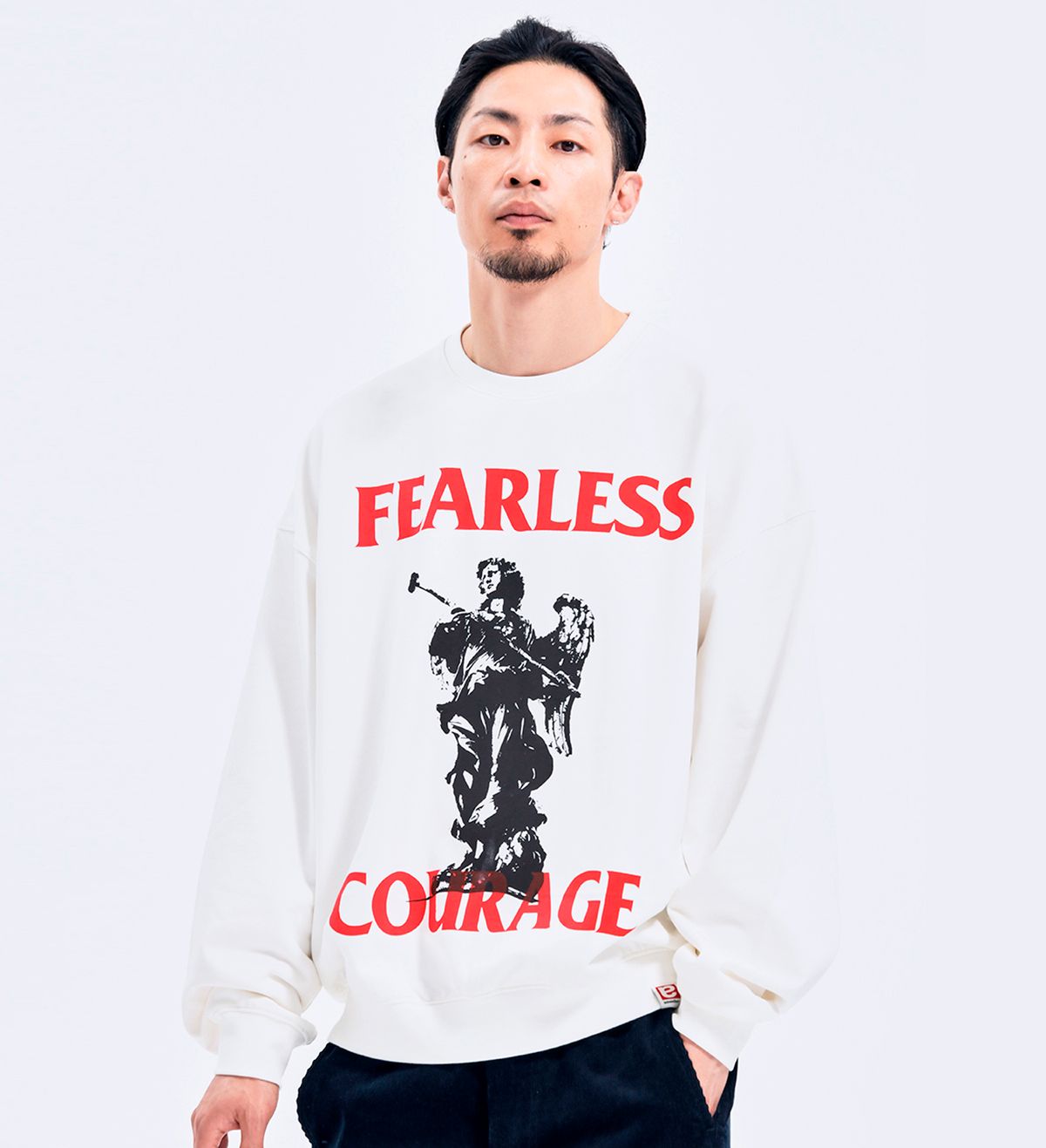 엑스트라오디너리(EXTRAORDINARY) FEARLESS CREWNECK  OFF WHITE
