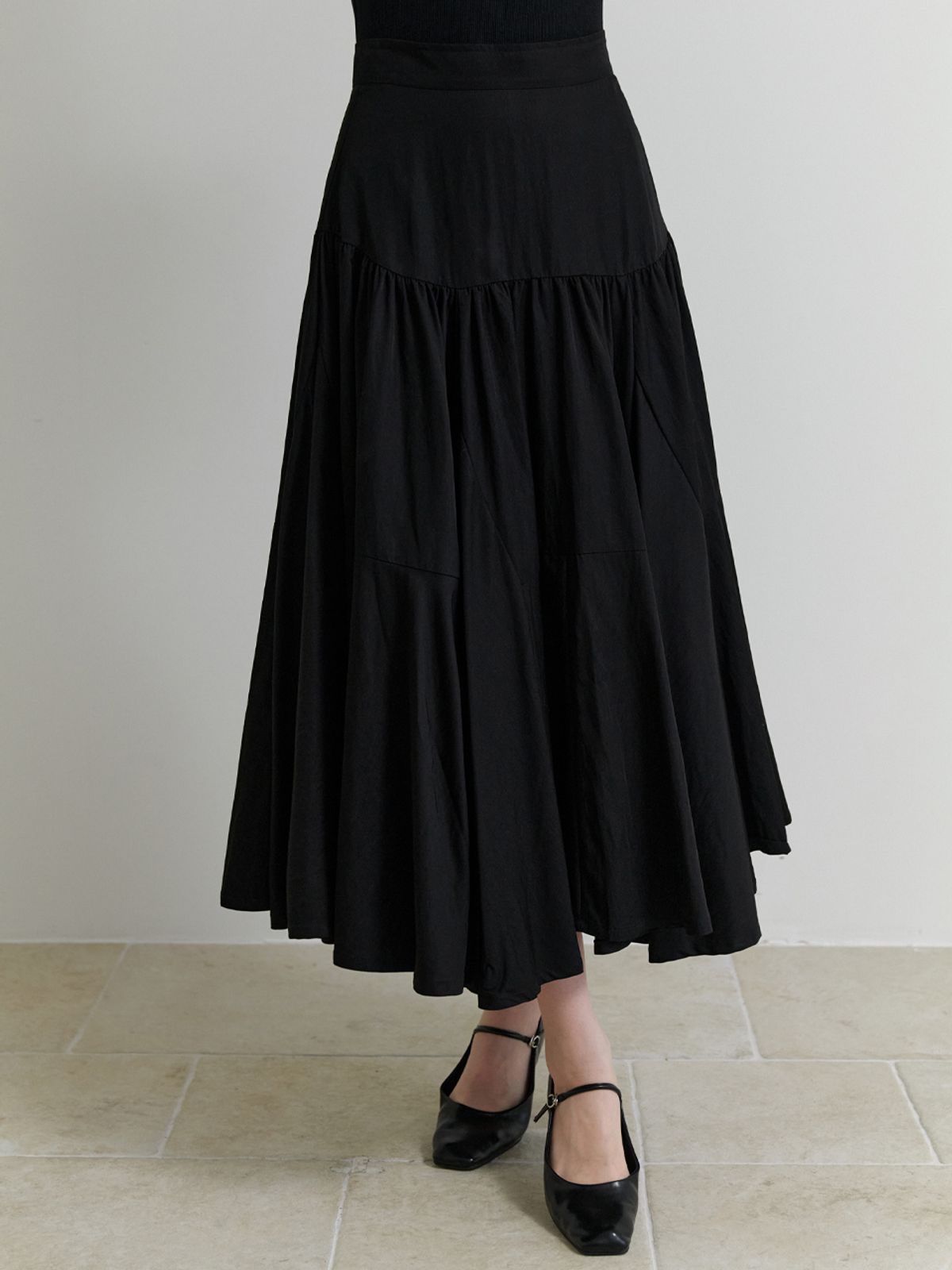 리엘(RE L) Vanilla shirring skrit (black)