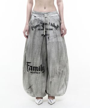 Op. 08 SWEET FAMILY BALLOON SWEAT PANTS DIRTY WHITE