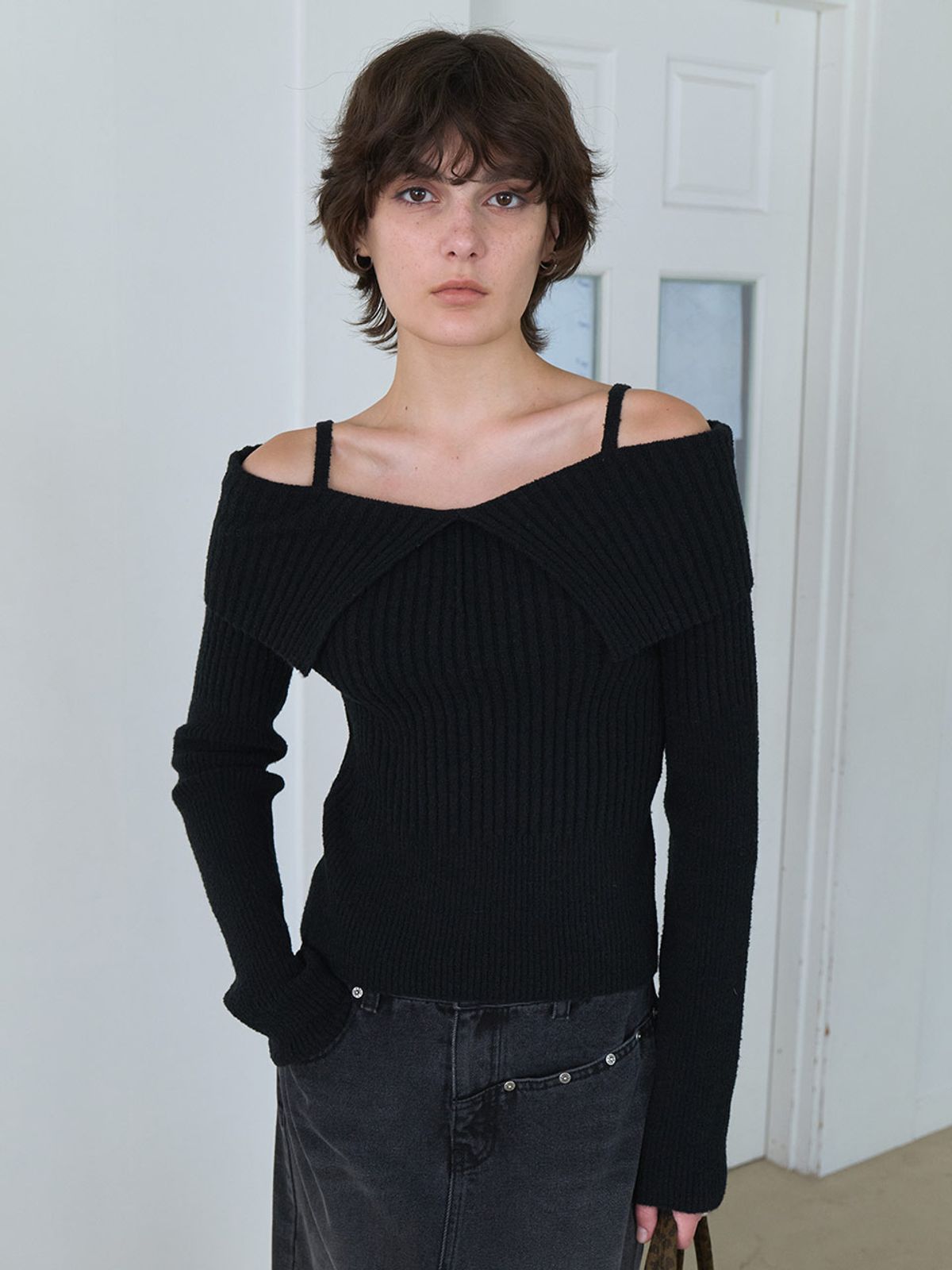 레이브(RAIVE) Off-shoulder Ribbed Knit VK4AP161_2color