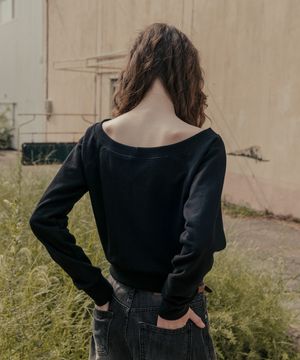 HCH 오프숄더 라인 맨투맨_블랙