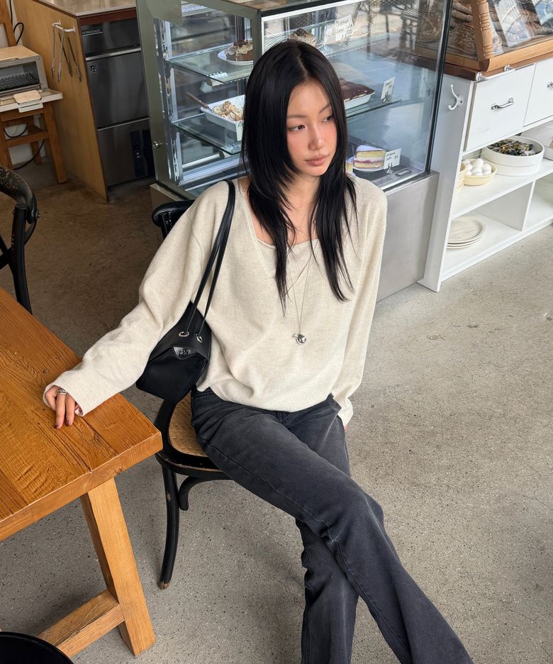 Yak wool V-neck knit