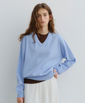 Washable V-neck knit