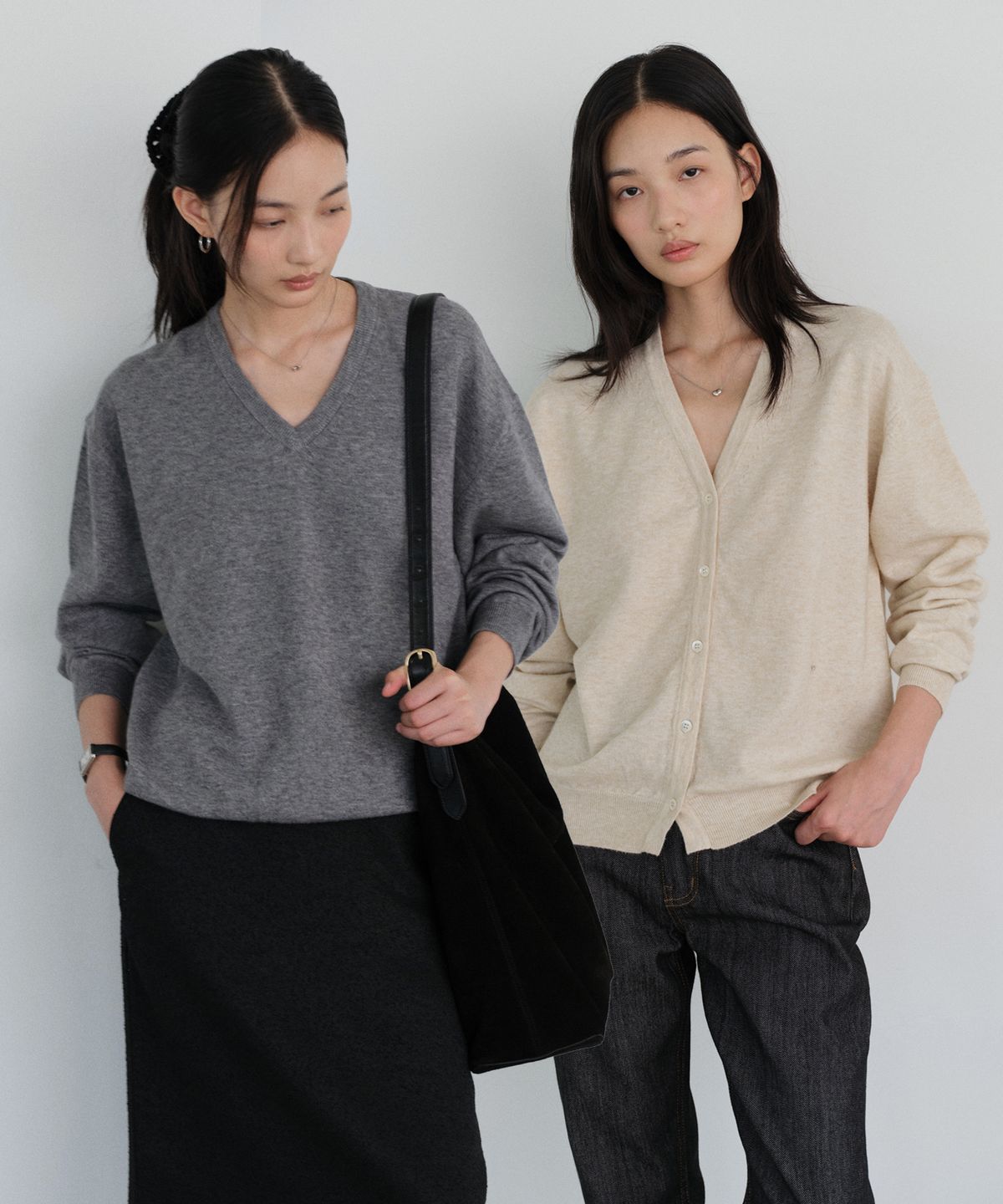 유라고(URAGO) Washable V-neck knit & cardigan set