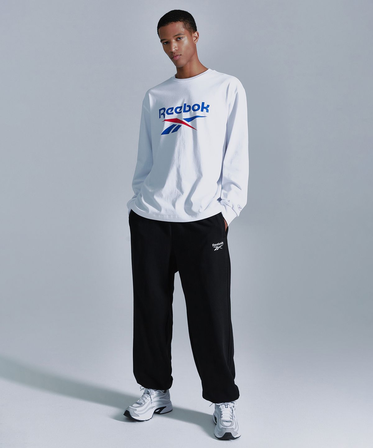 리복(REEBOK) 루즈핏 스웨트 조거 팬츠 - 블랙