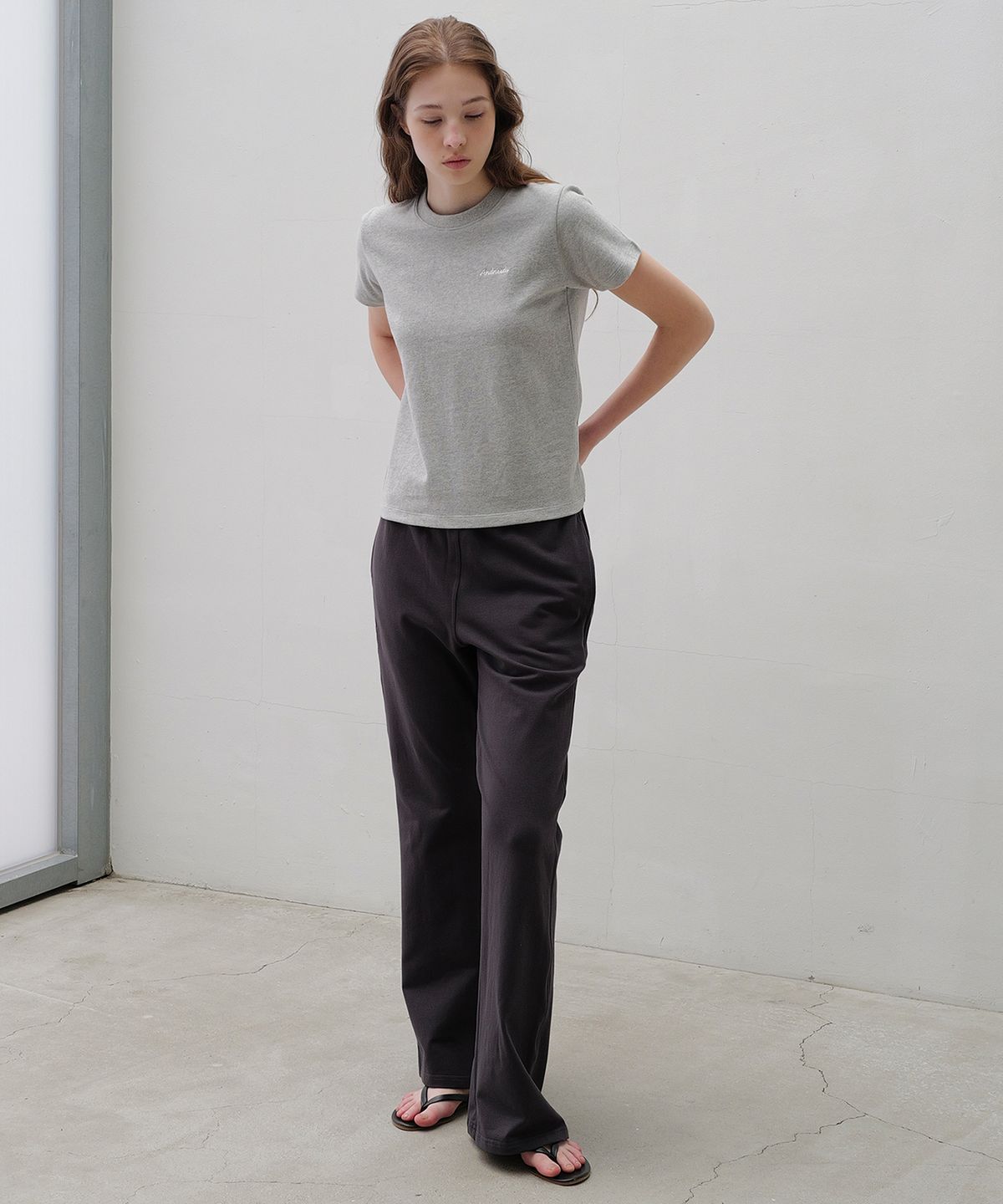 앤니즈(ANDNEEDS) Essential slim span pants (charcoal)