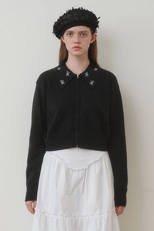 하이넥 자수 집업 니트 블랙