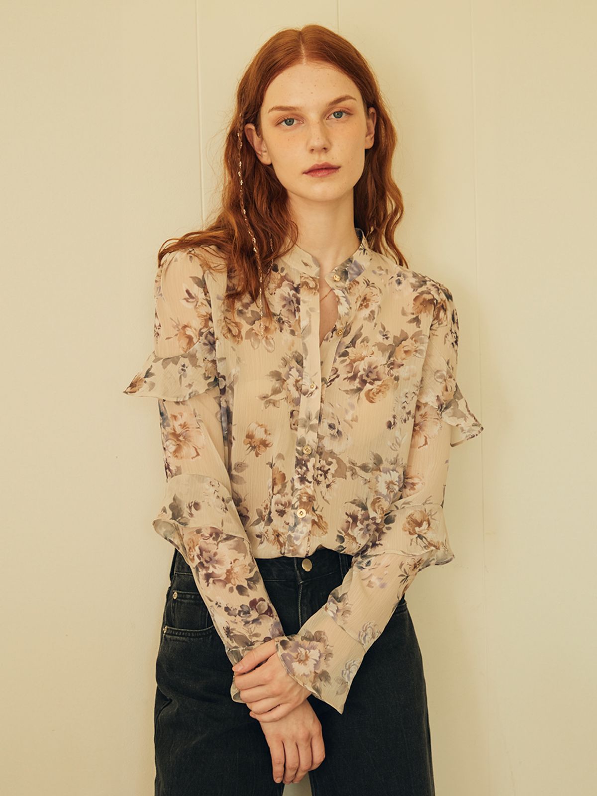 오앨(OUEL) RUFFLE SLEEVE CHIFFON BLOUSE_BEIGE