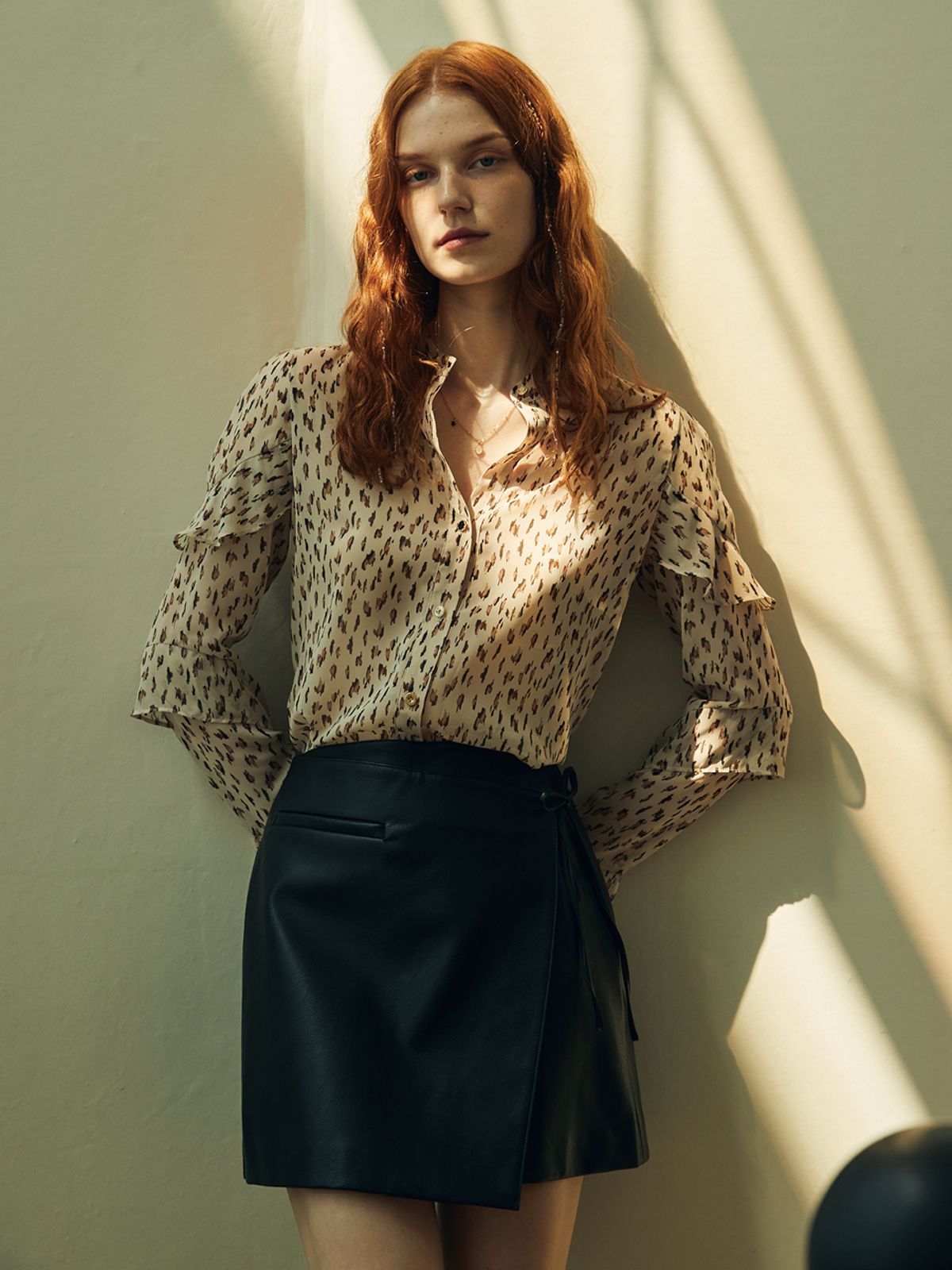오앨(OUEL) RUFFLE SLEEVE CHIFFON BLOUSE_LEOPARD