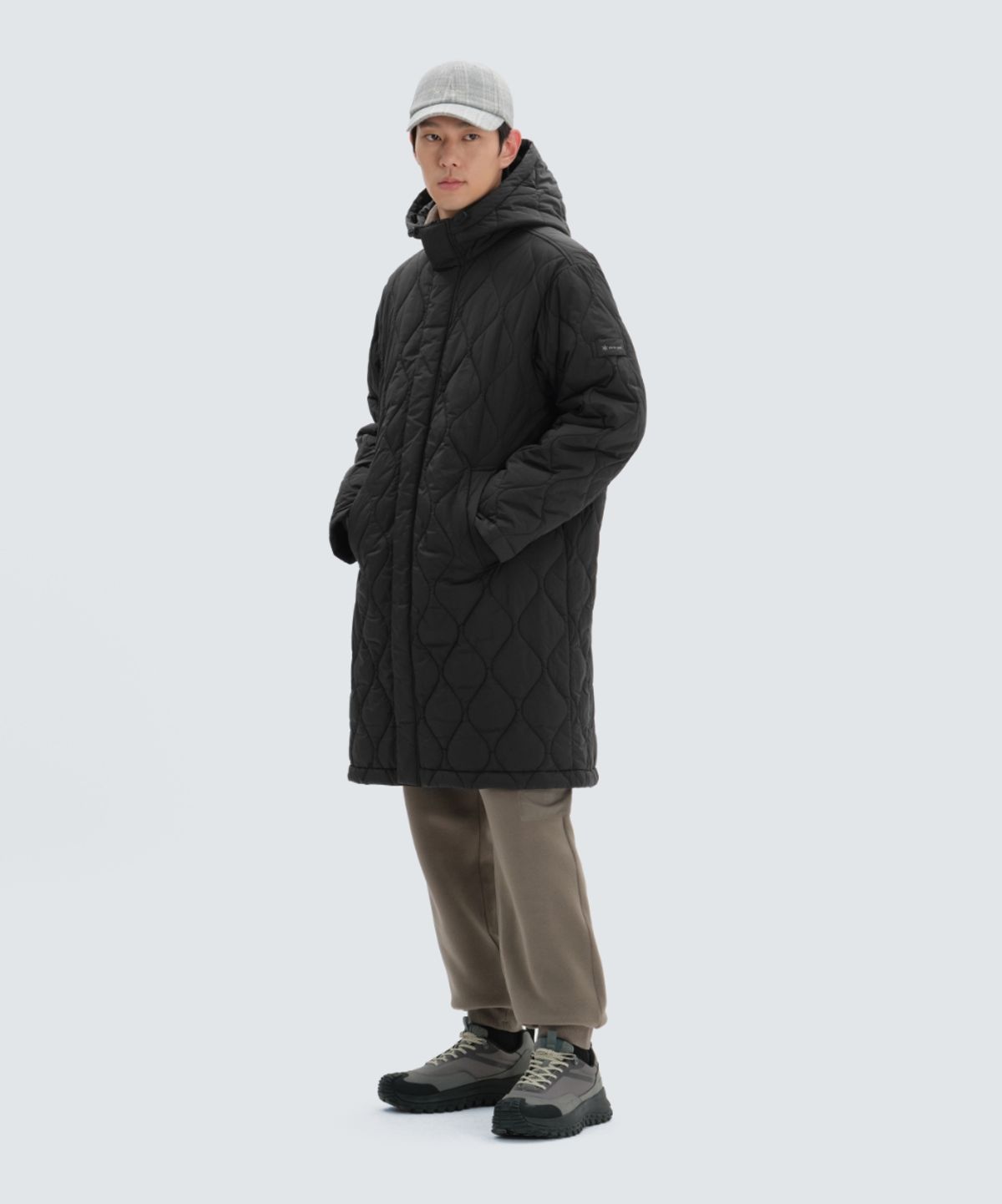 스노우피크 어패럴(SNOWPEAK APPAREL) 리사이클 퀼팅 롱 후드 자켓 (S24WUFPJ08) Black
