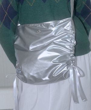 롤리 리본 셔링백_실버