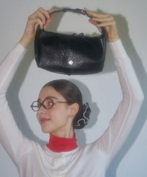 테일 버클 호보백_블랙