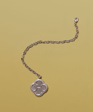 히어리 시그니처 로고 참