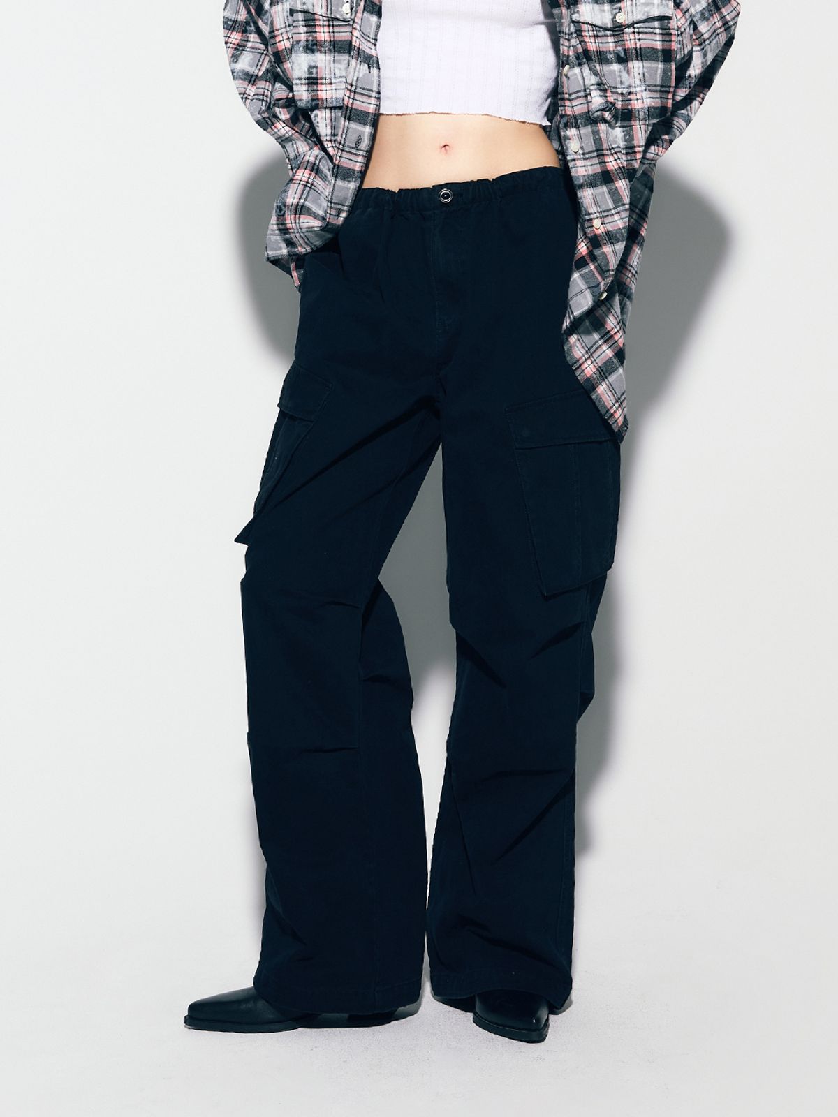 에즈이프 캘리(ASIF CALIE) WASH PARACHUTE CARGO PANTS BLACK