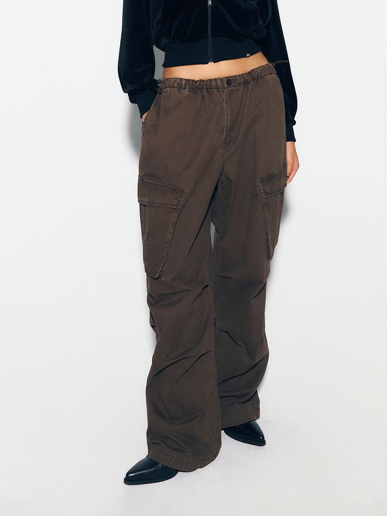 WASH PARACHUTE CARGO PANTS BROWN