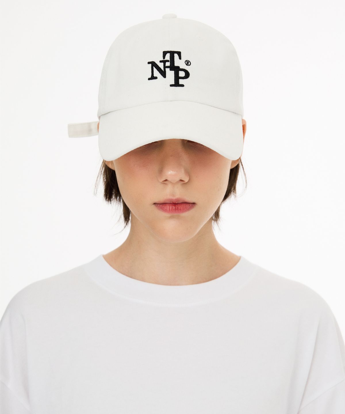 티엔피(TNP) T242AACUZZT51_SIGNATURE LOGO BALL CAP - WHITE