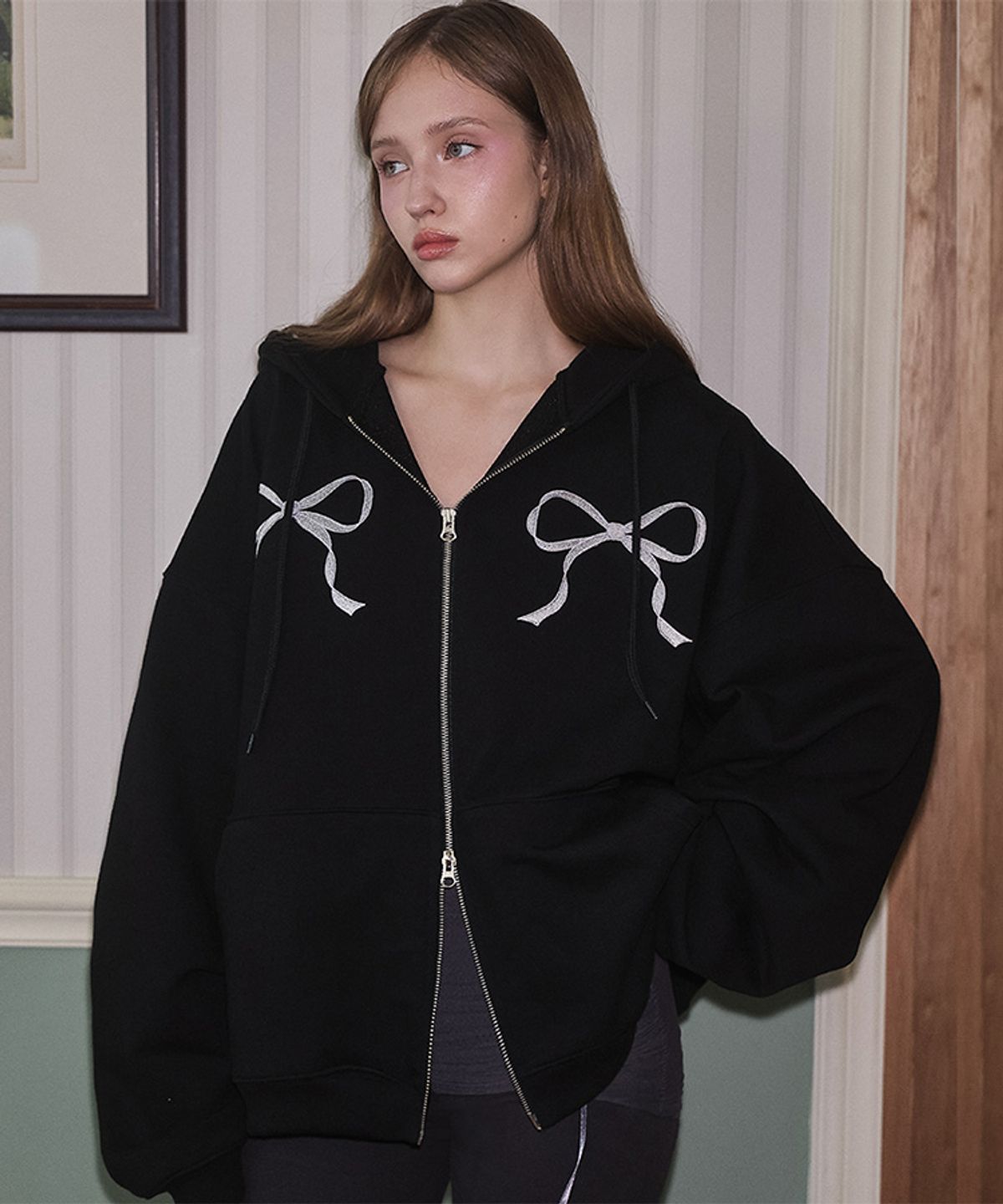 로제프란츠(ROSEFRANTZ) Sketch Ribbon Hood Zip-up [Black]