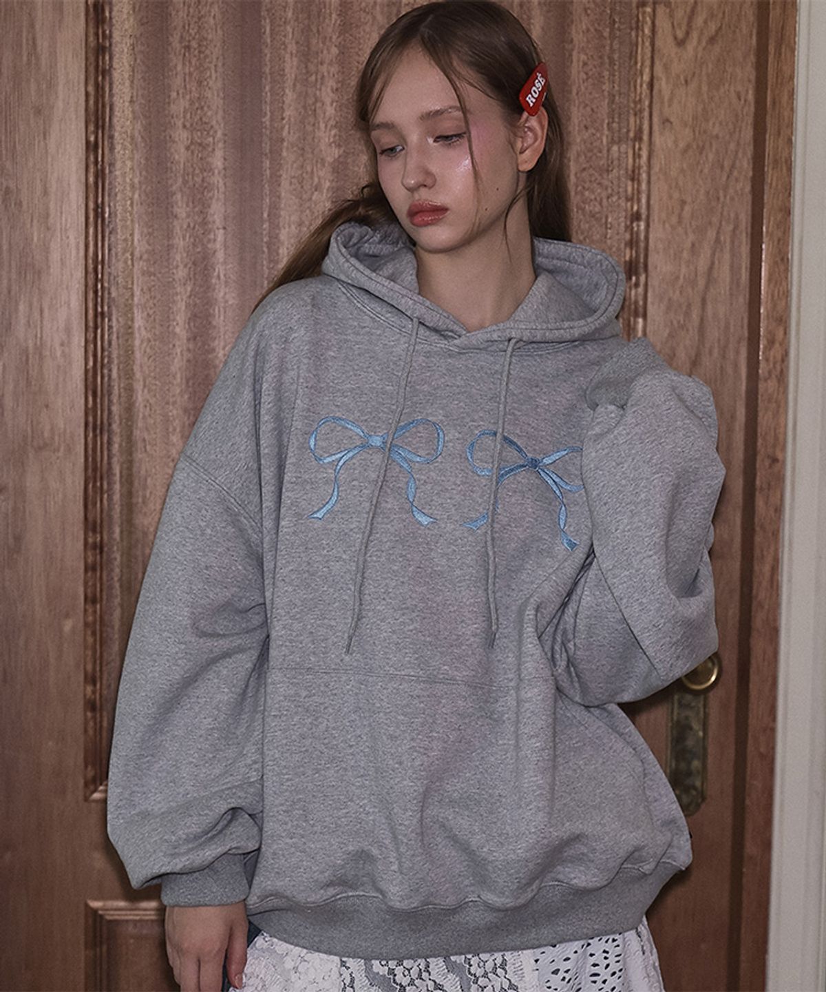 로제프란츠(ROSEFRANTZ) Twin Ribbon Embroidery Hoodie [Gray]