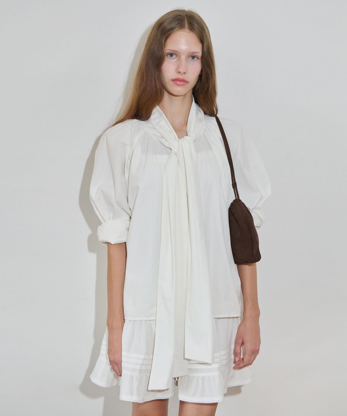 시눈(SINOON) Big Ribbon Tie Blouse (Cream)