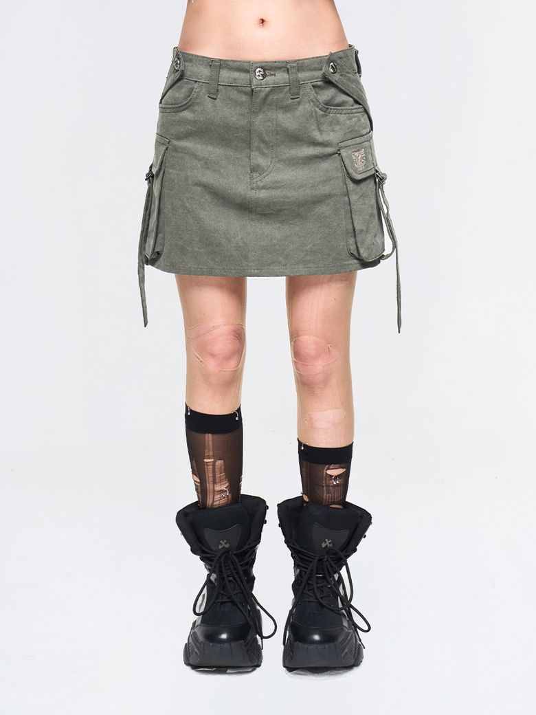 CROSS STRAP CARGO SKIRT KHAKI