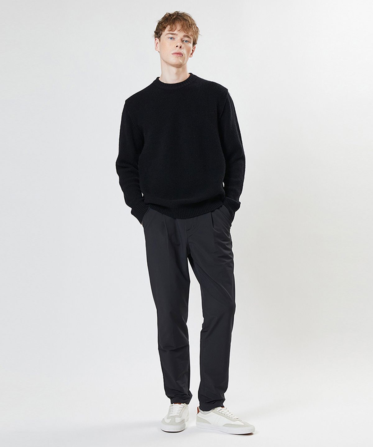 에이븐(AVEN) 클래식 밴딩 팬츠 블랙