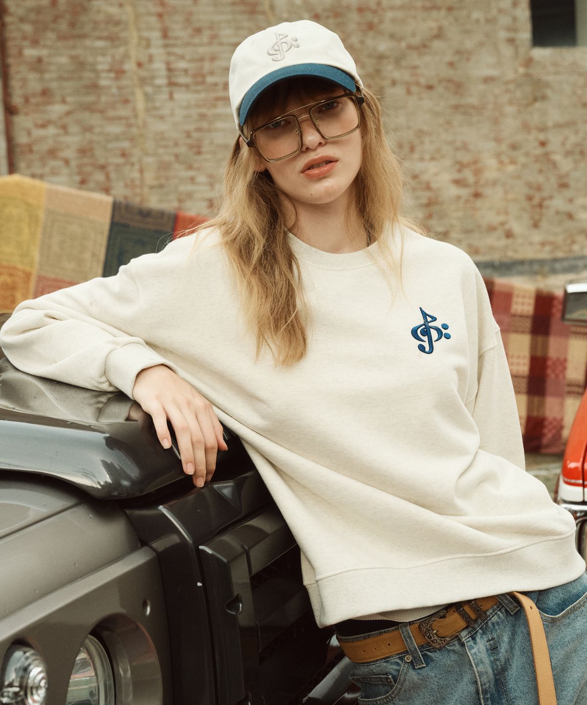 2113 스튜디오(2113 STUDIO) 음표 로고 스웻  아이보리 WOMENS
