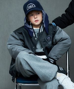 BKN 팀 로고 바시티 점퍼(K243JP010P) 블랙