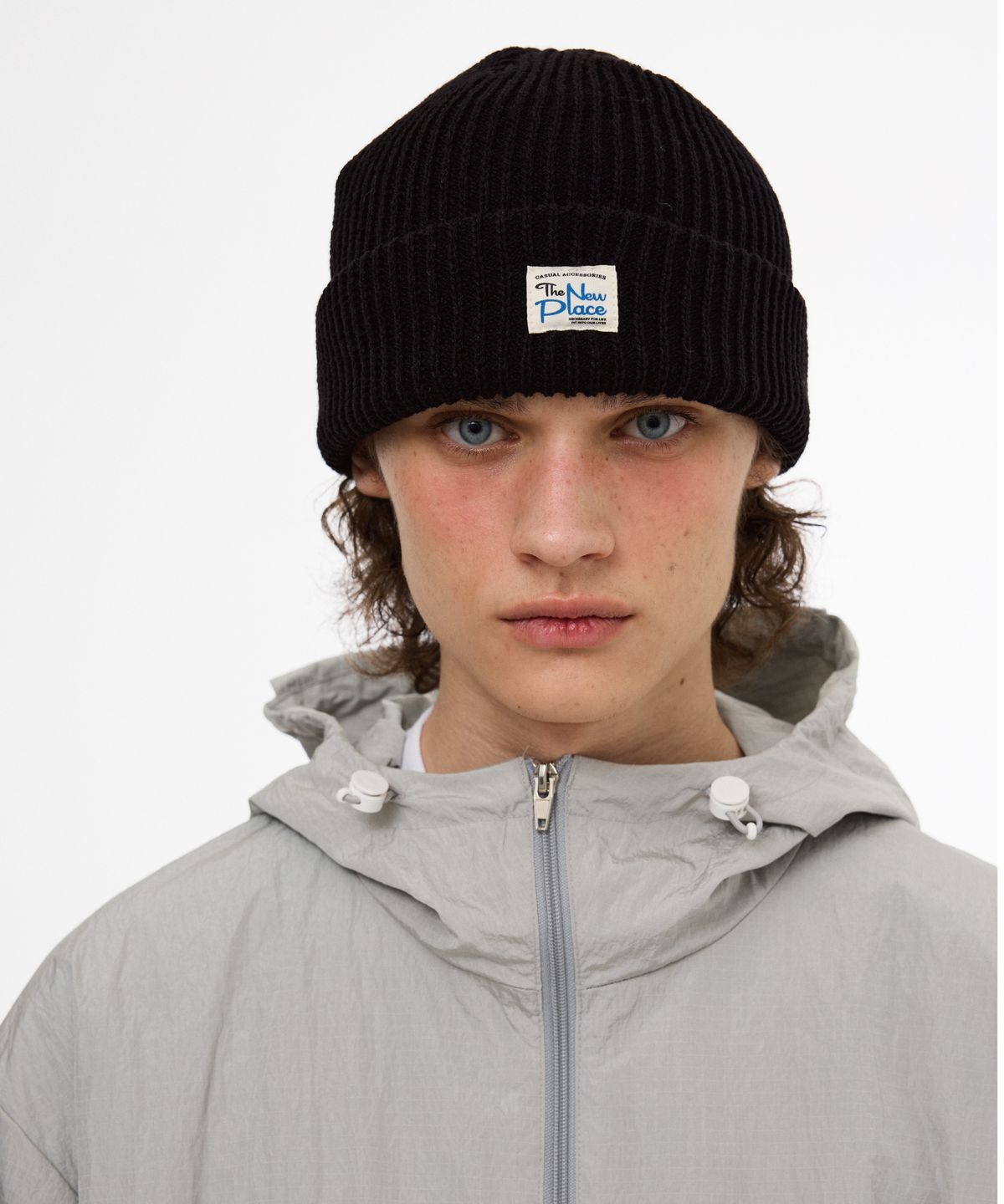 티엔피(TNP) T242AACUZZT59_TAG SIGN BEANIE - BLACK