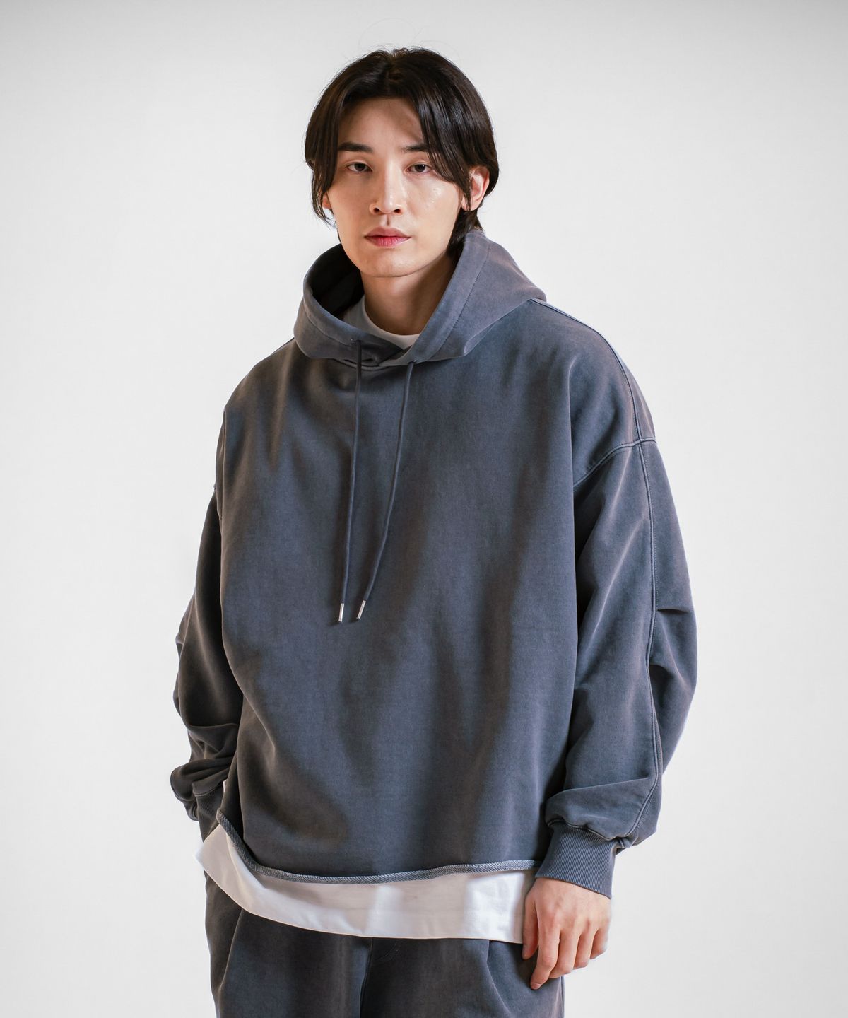 피에스쇼퍼(PSSHOPPER) 피그먼트 스몰로고 크롭 컷팅 후드 [네이비]