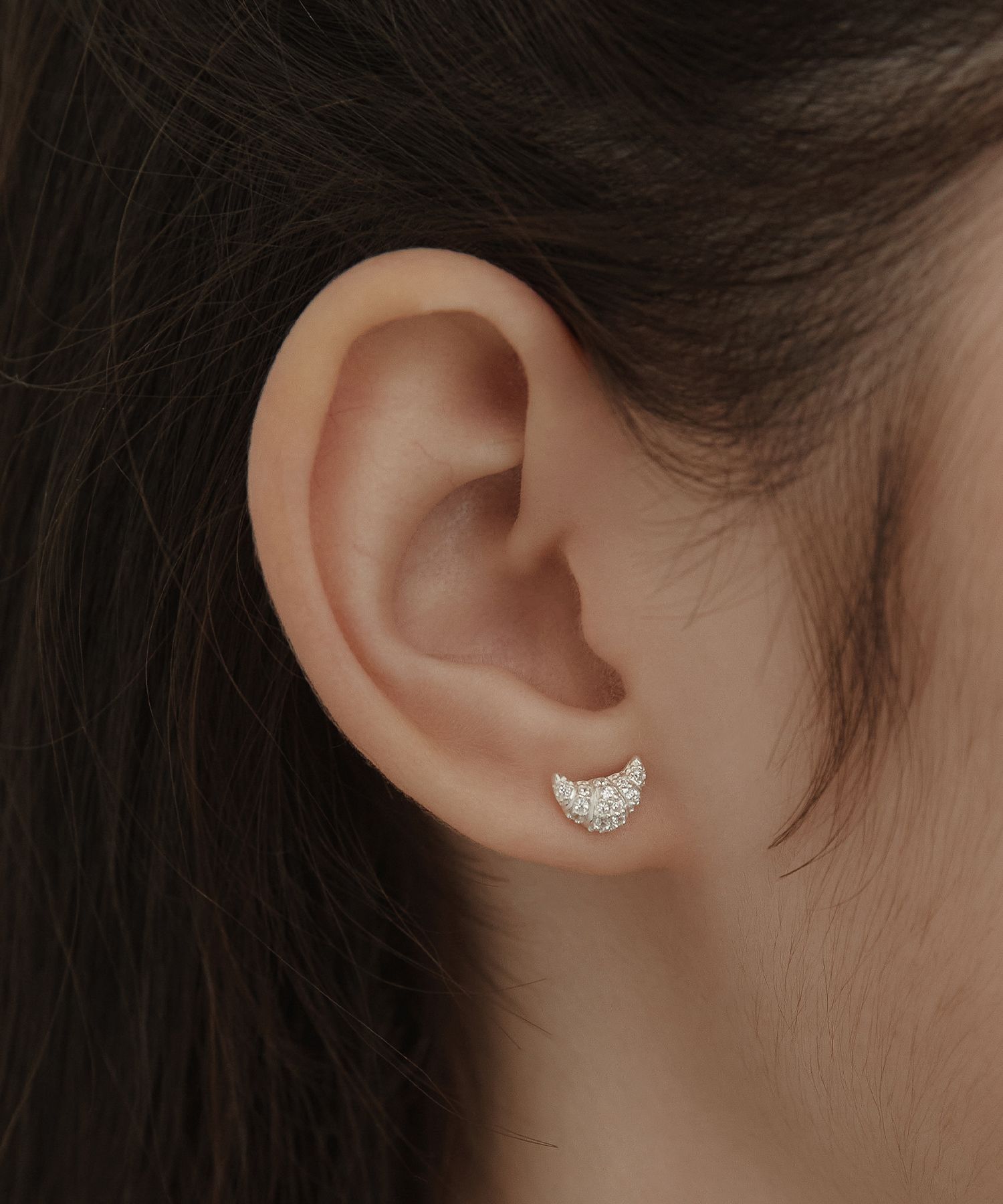 ☆TATIANA☆ Silver 925 Twinkle Croissant Earrings EC3132 MUSINSA | TATIANA (Silver 925) Twinkle Croissant Earrings EC3132