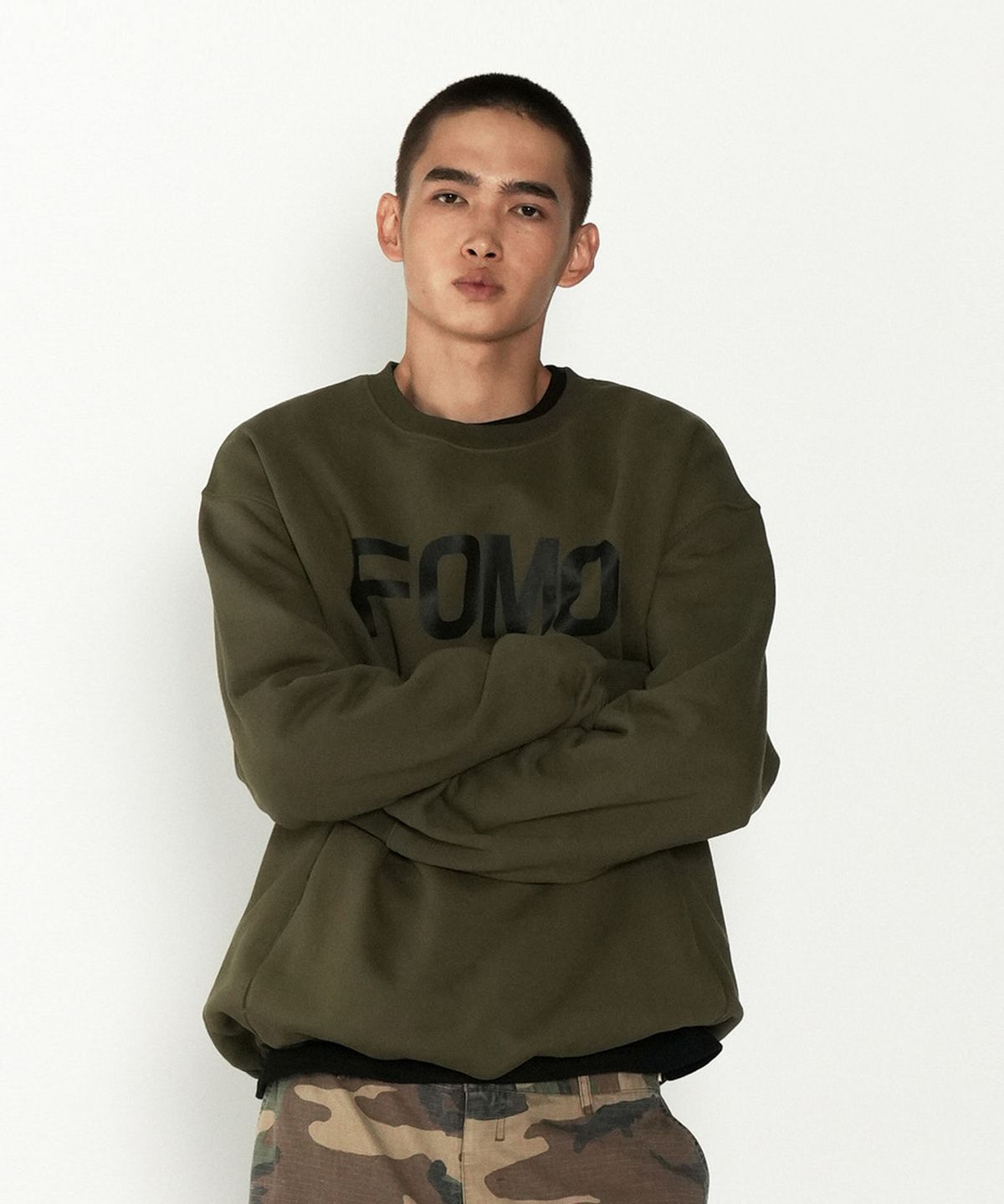 구보(GUVO) Pannel Sweat shirts, Olive green