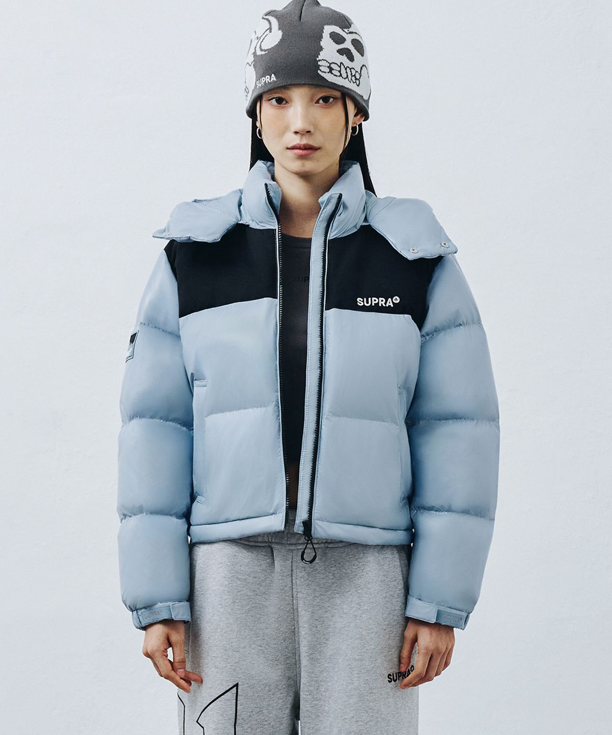 수프라(SUPRA) 여성 자가드 배색 숏 다운 자켓(BLUE)