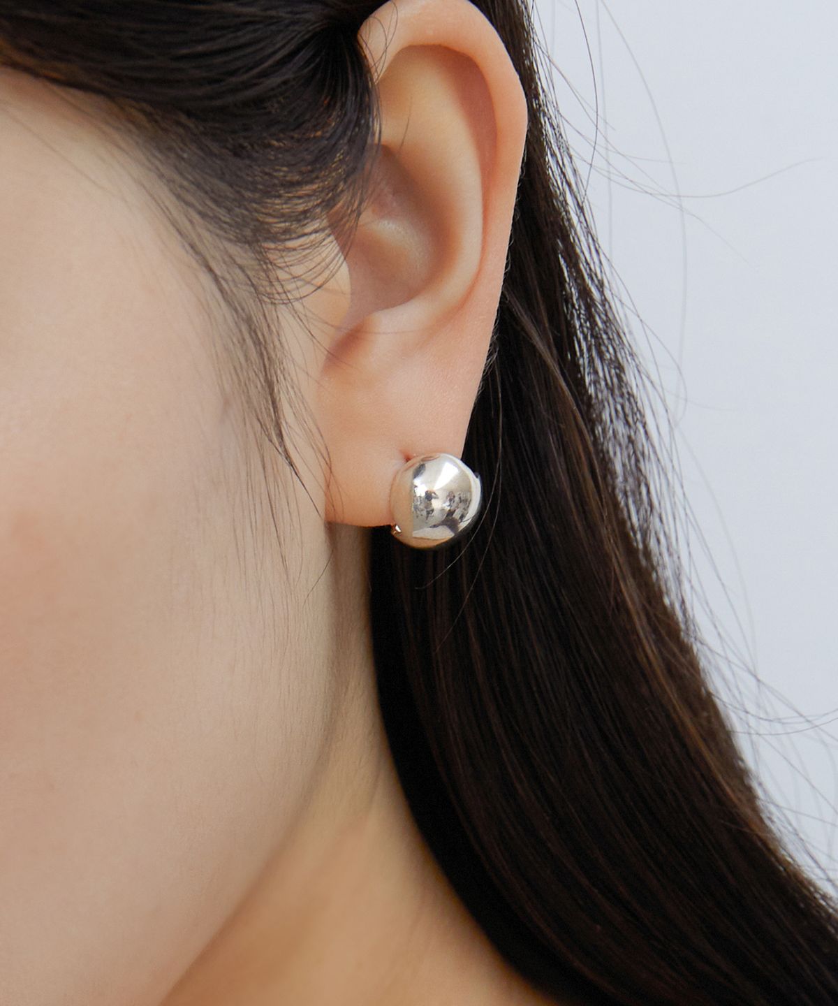 바이위켄드(BYWEEKEND) 12mm ball touch earring
