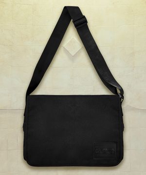 Op.10 STASH MESSENGER BAG BLACK