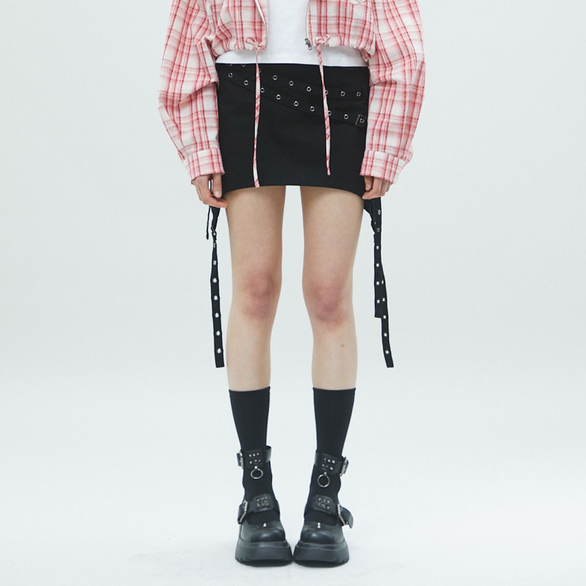 라라폭스(LALAFOX) STRAP POINT MINI SKIRT BLACK BQ4WS003