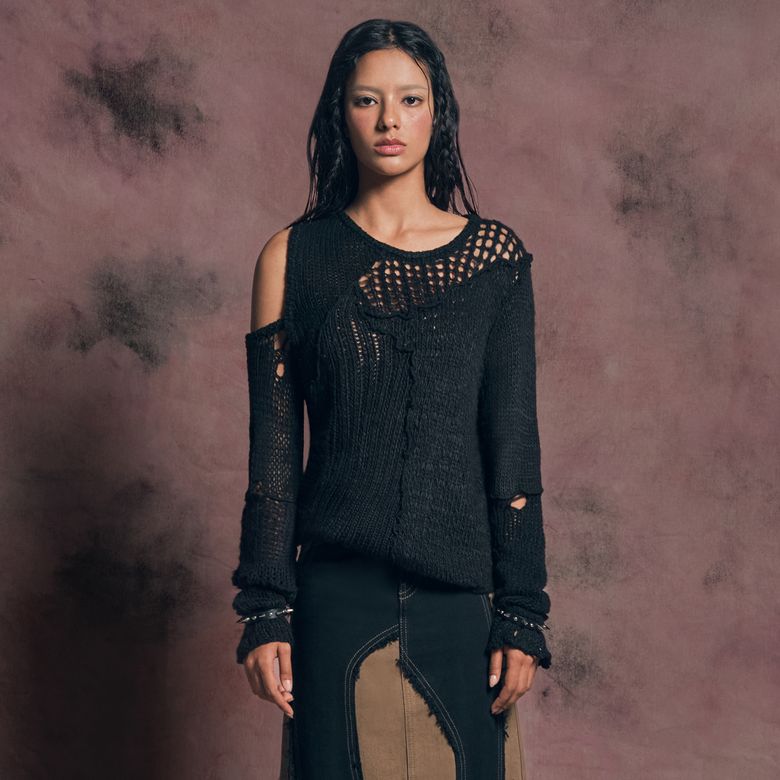 KNIT UNBALANCE SHOULDER SLIT T-SHIRT 오프숄더 니트 BLACK BQ4KL003