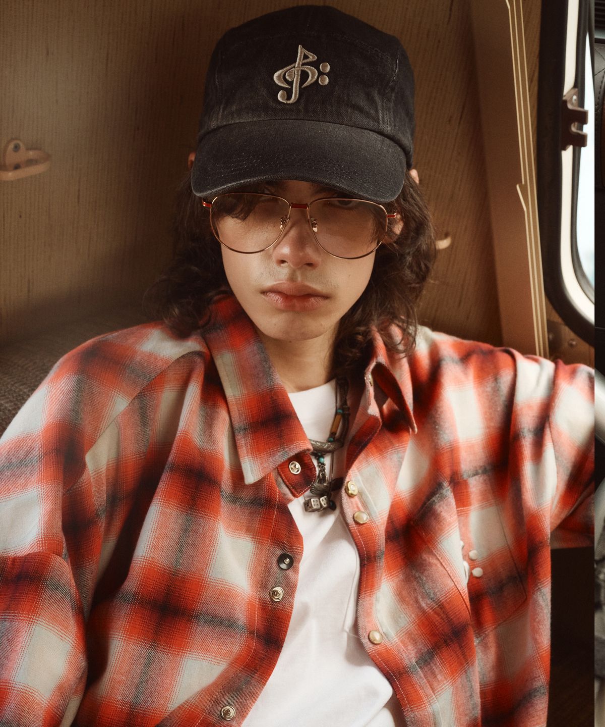 2113 스튜디오(2113 STUDIO) 워싱 데님 볼캡 블랙